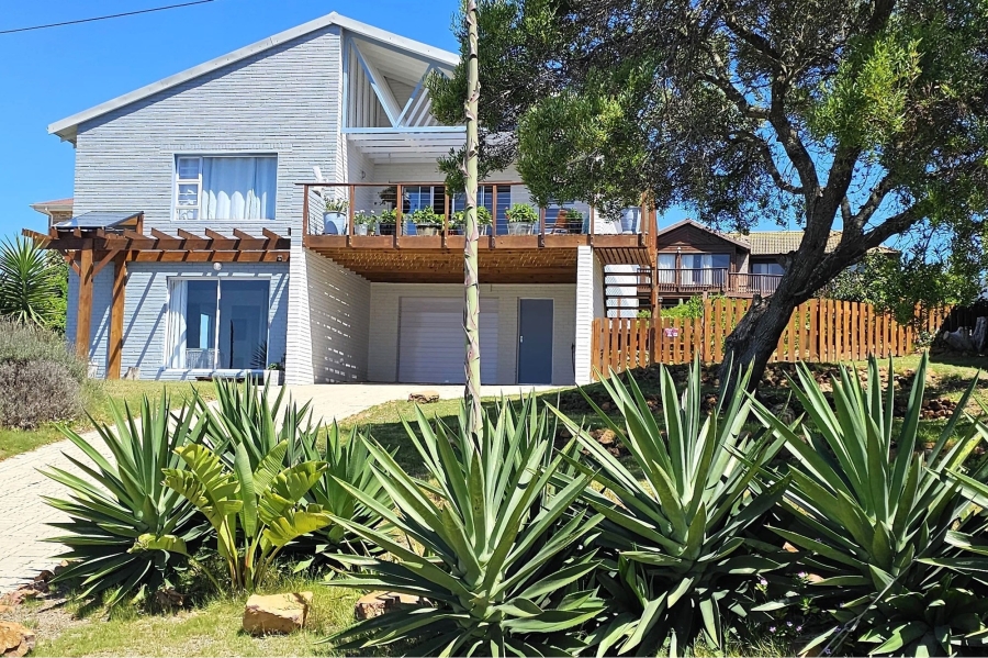 3 Bedroom Property for Sale in Paradise Beach Eastern Cape